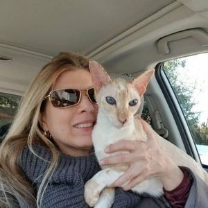 Meet your Posher, Sharon